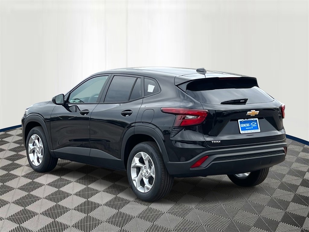 2026 Chevrolet Trax LS photo 4