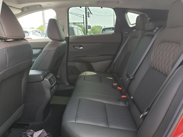 2025 Nissan Murano Platinum photo 11