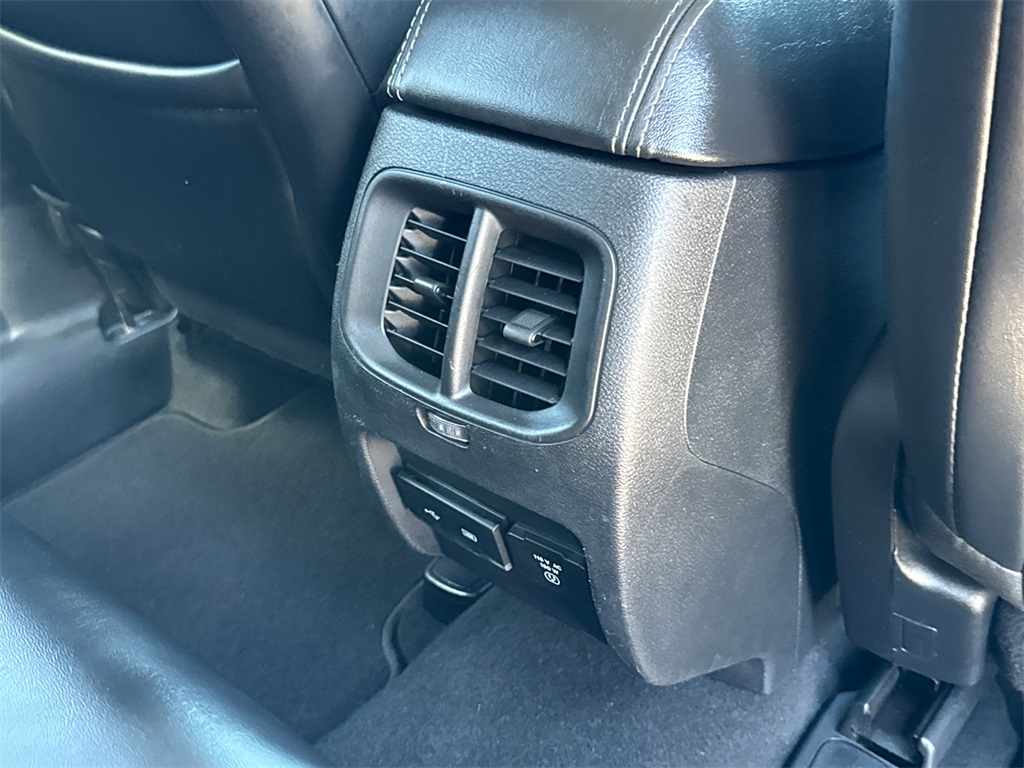 2020 Jeep Cherokee Limited photo 17