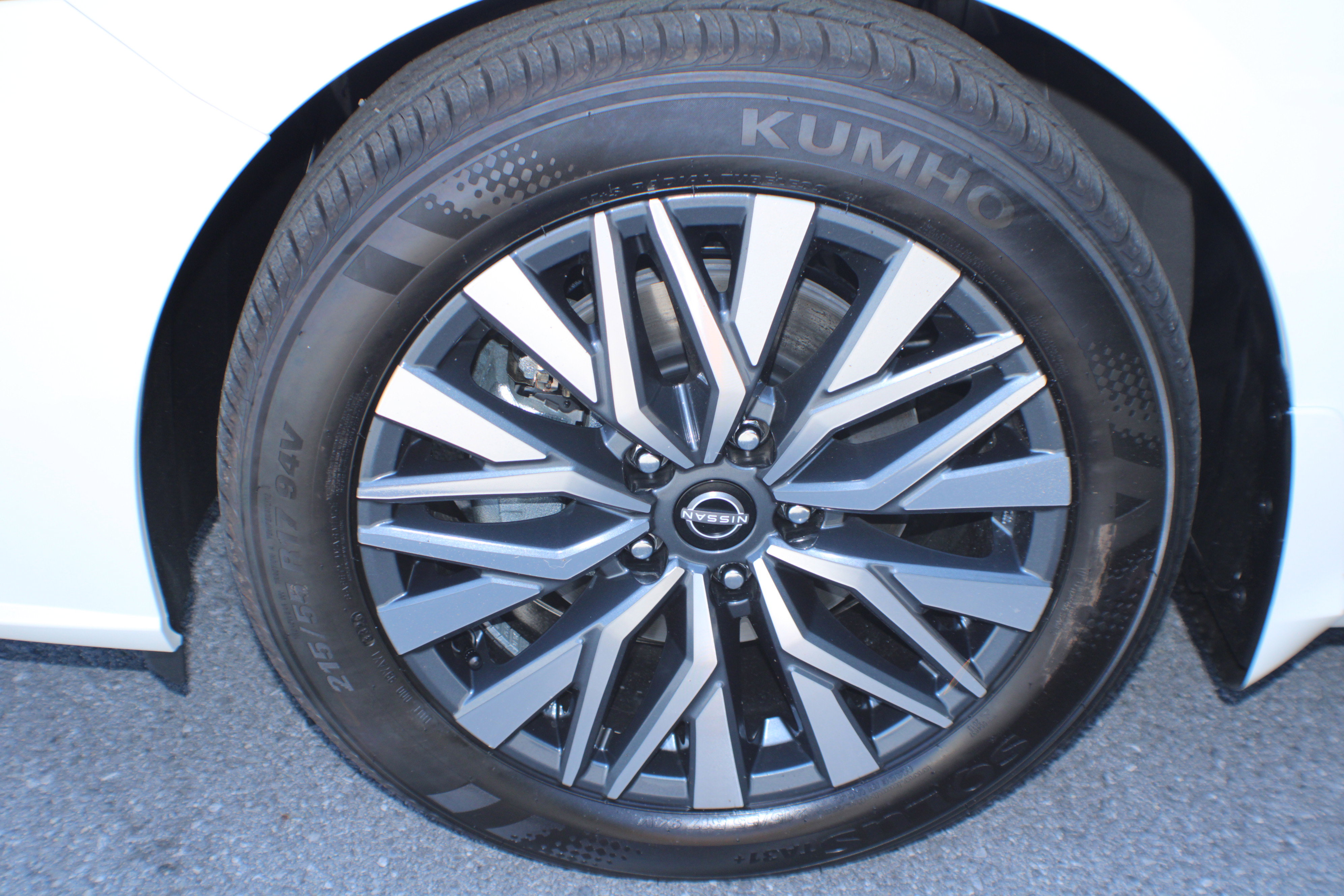 2025 Nissan Altima SV photo 4