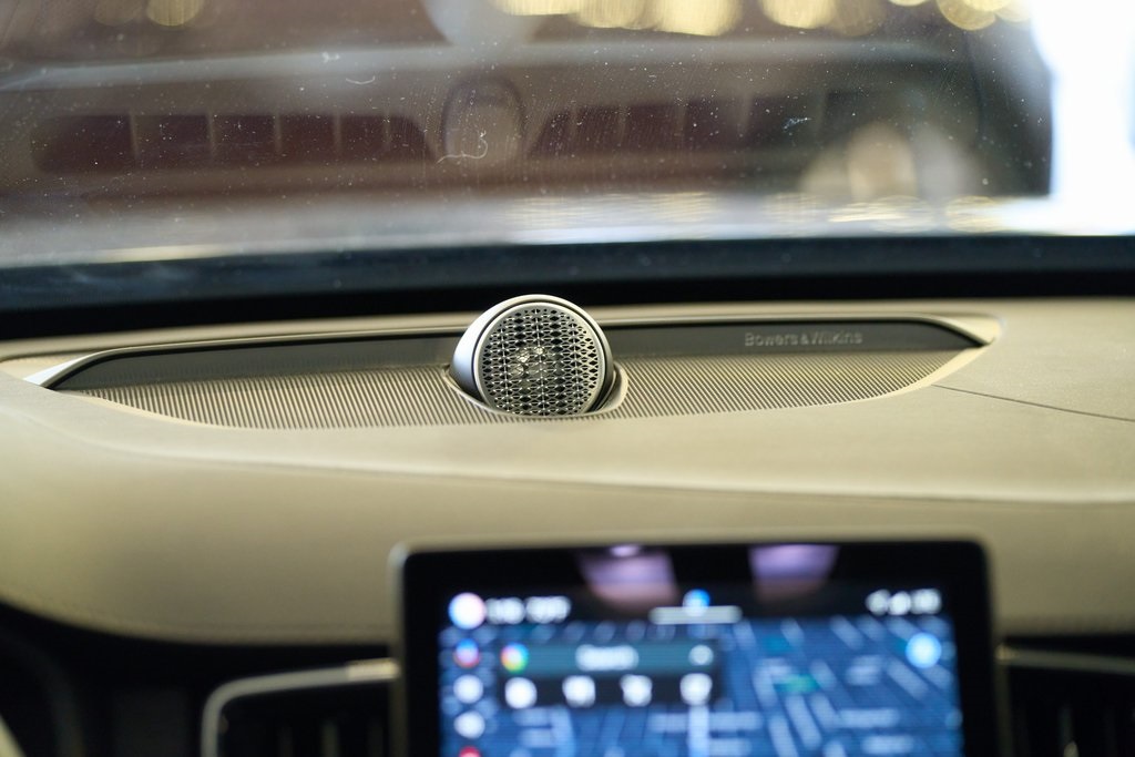 2025 VOLVO XC90 - Image 20