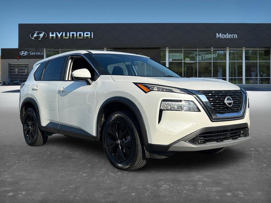 2023 Nissan Rogue SV photo 3