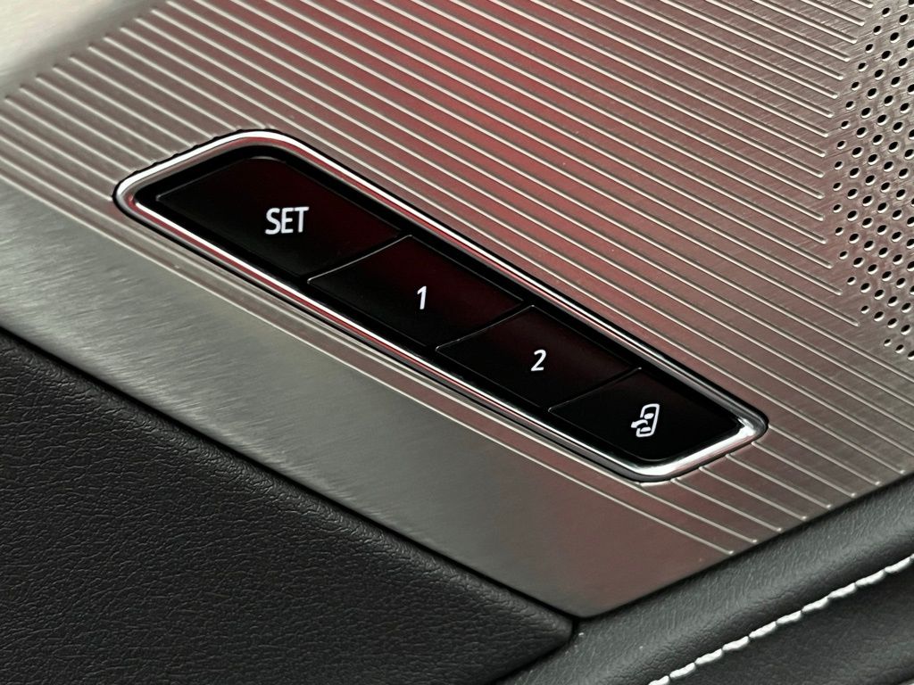 2020 Chevrolet Corvette Stingray 2LT photo 10