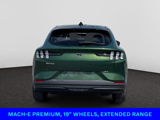 2025 Ford Mustang Mach-E Premium photo 4