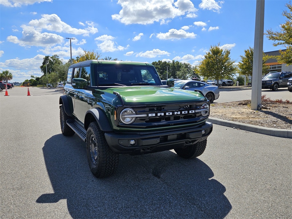 2025 Ford Bronco Outer Banks photo 2