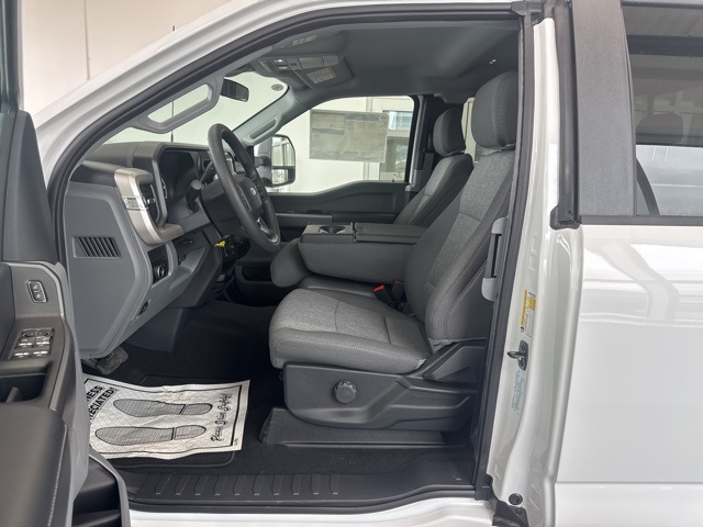 2025 Ford F-350 XL photo 16