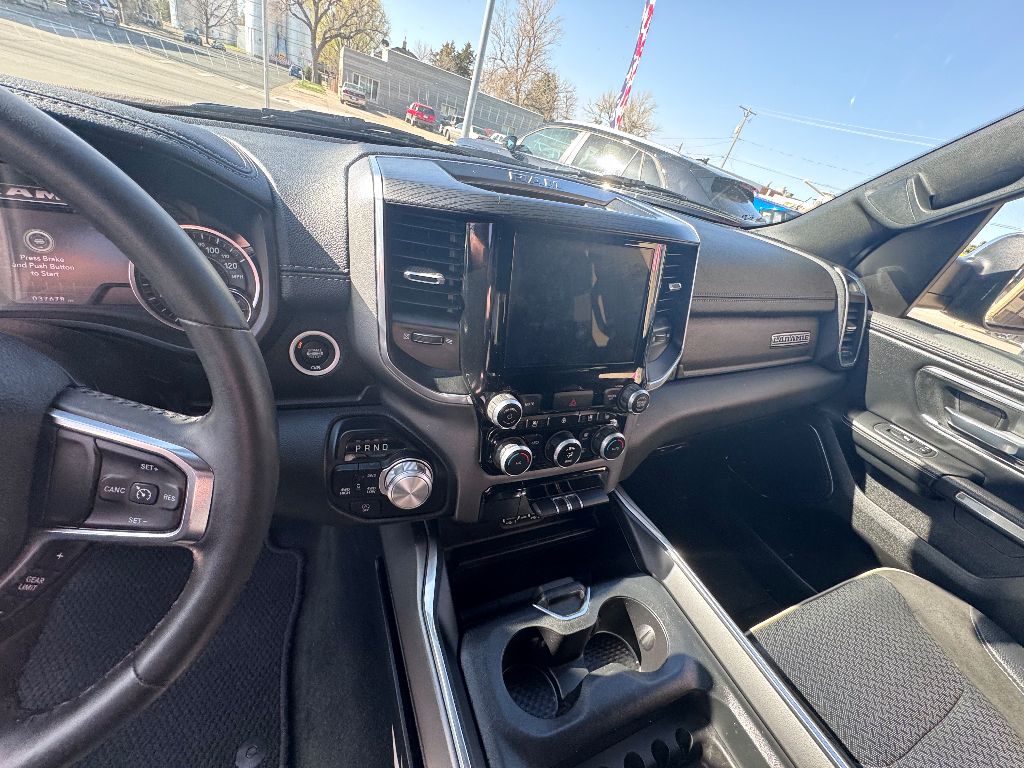 2024 Ram 1500 Laramie photo 8