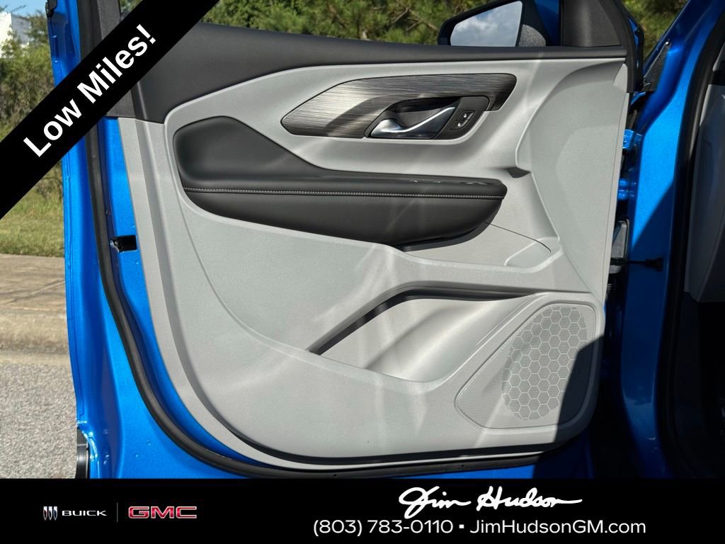 2024 Gmc Terrain SLE photo 2