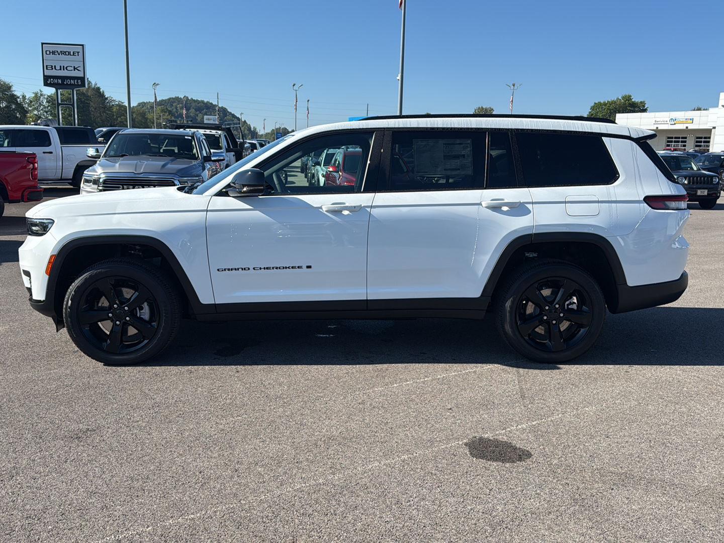2025 Jeep Grand Cherokee Altitude X photo 3