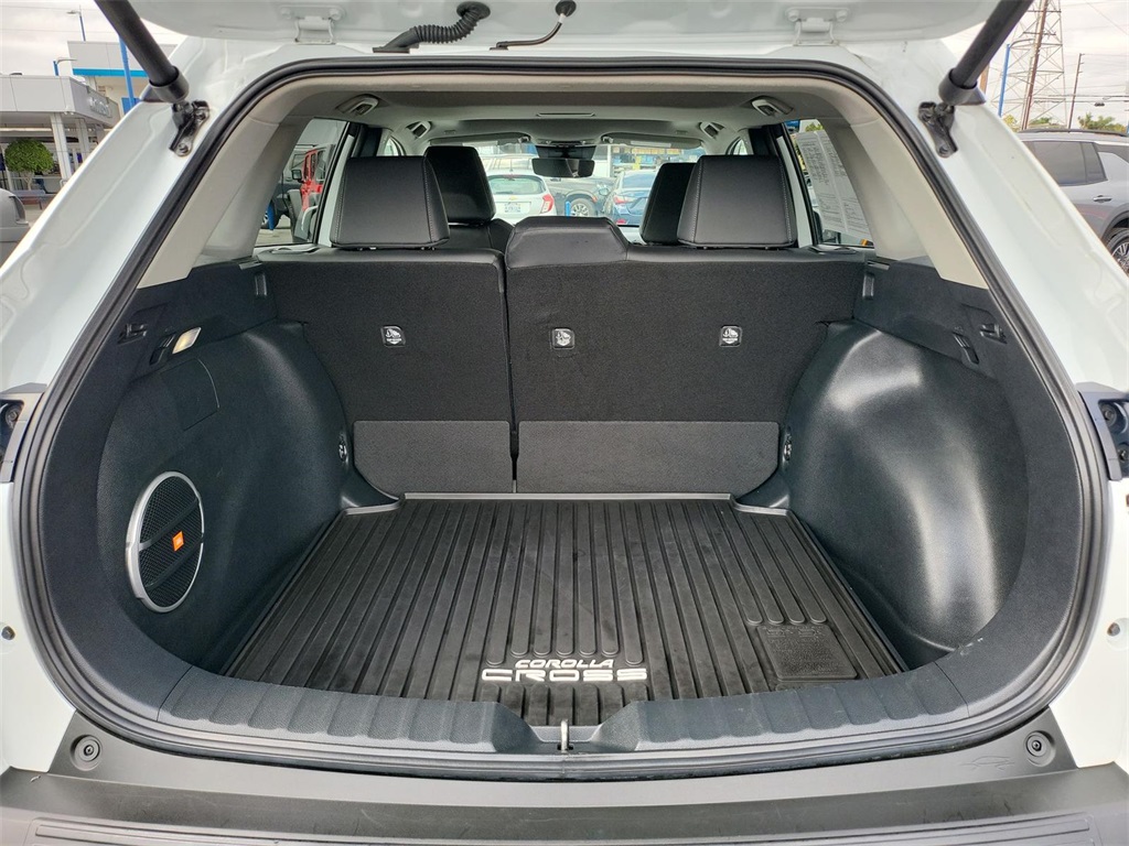 2024 Toyota Corolla Cross XLE photo 17