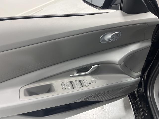 2025 Hyundai Elantra Hybrid Blue photo 6