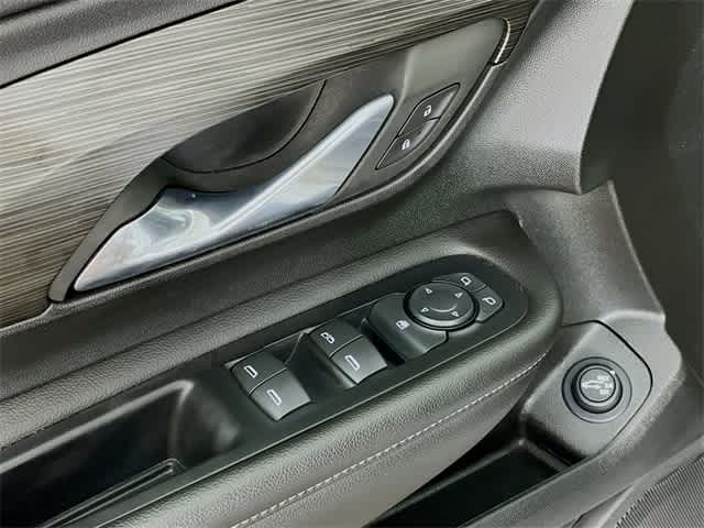 2023 Gmc Terrain SLE photo 18