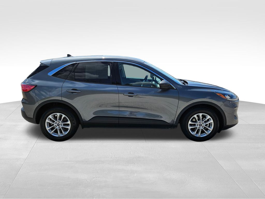 2022 Ford Escape Hybrid SE photo 4