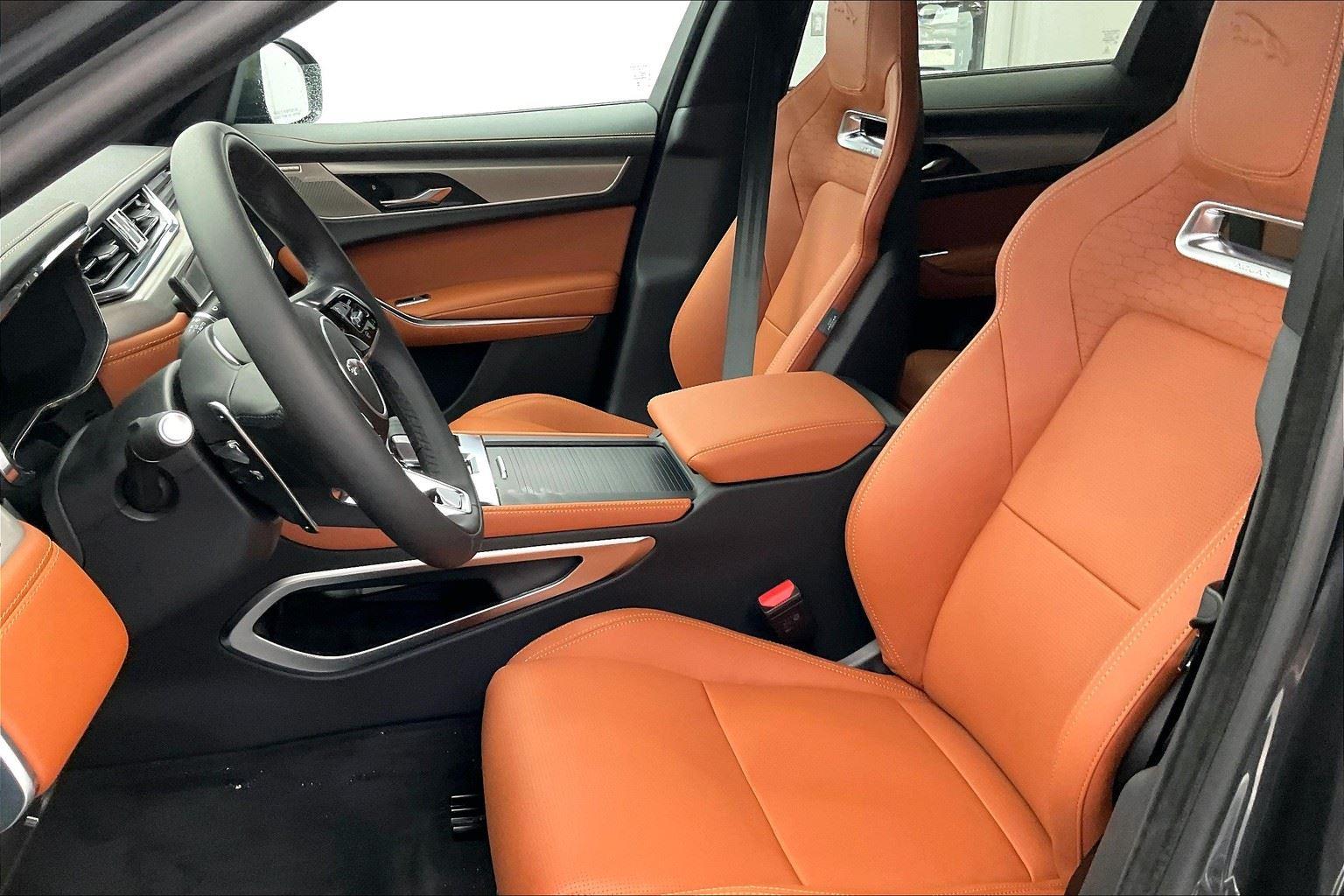 2026 Jaguar F-PACE P400 R-Dynamic S photo 5