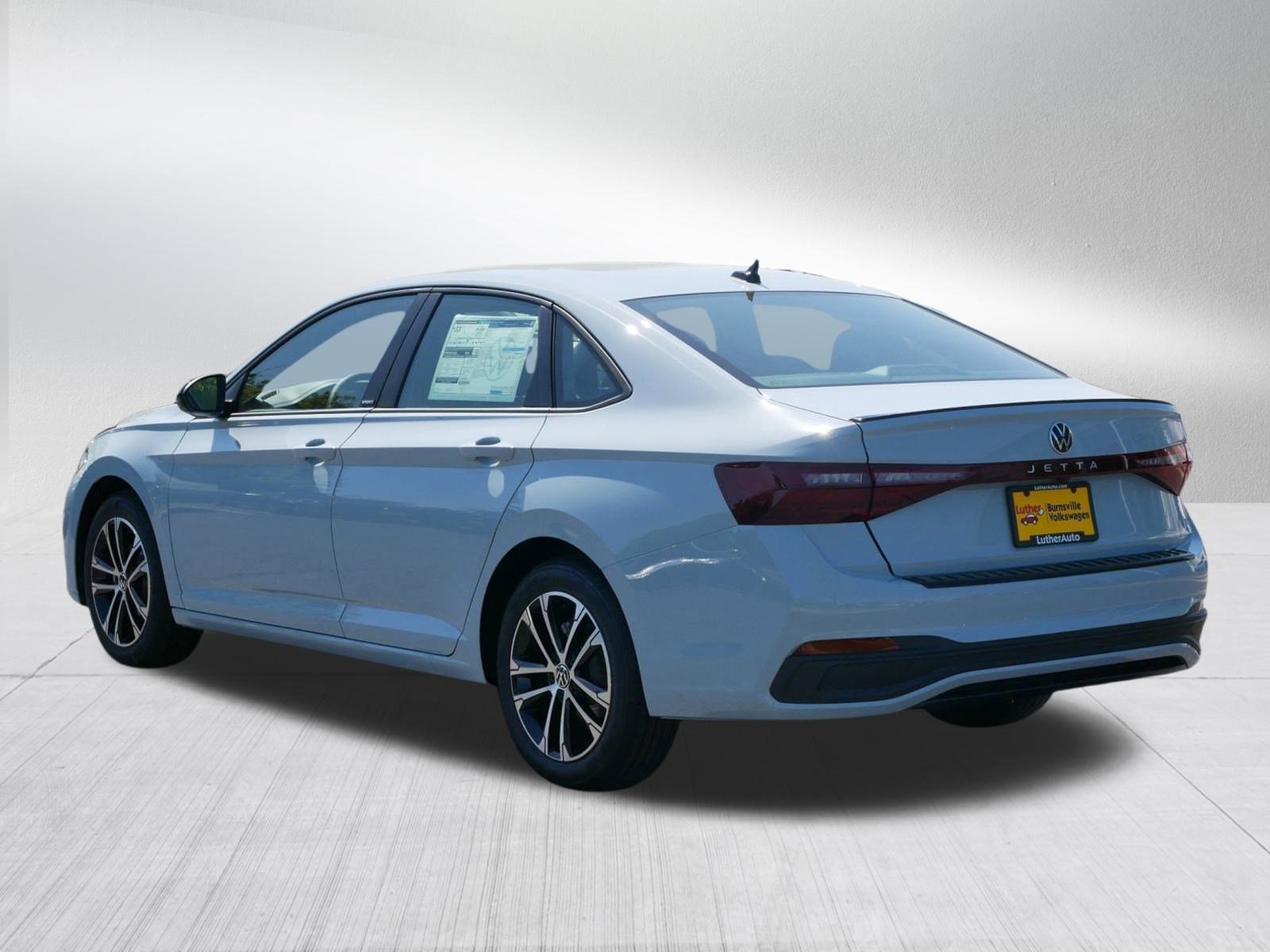 2025 Volkswagen Jetta Sport photo 3