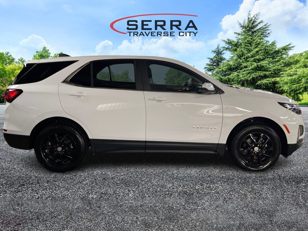 2024 Chevrolet Equinox LT photo 4