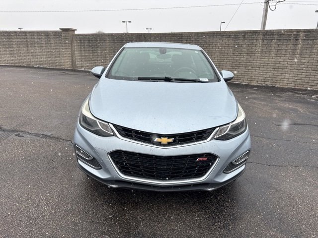 2017 Chevrolet Cruze LT photo 2