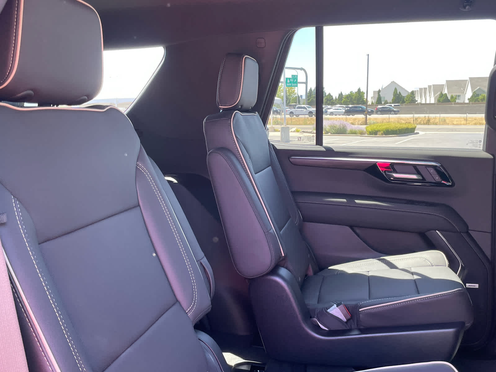 2025 Chevrolet Tahoe Premier photo 39