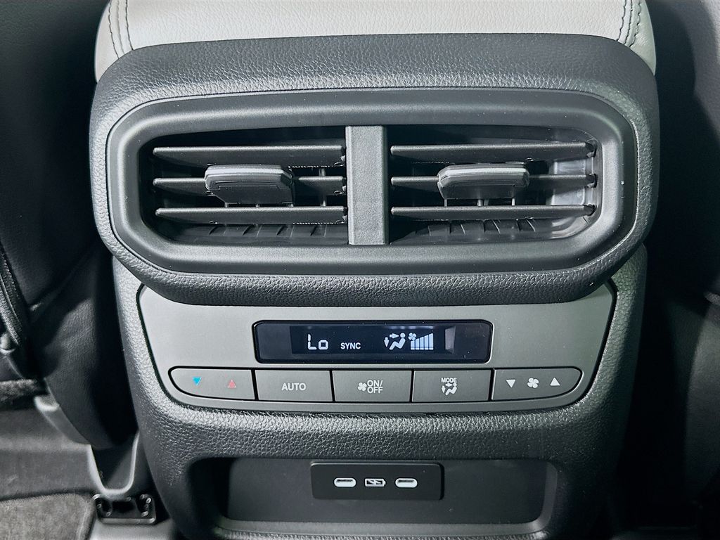 2025 Honda Pilot Touring photo 16