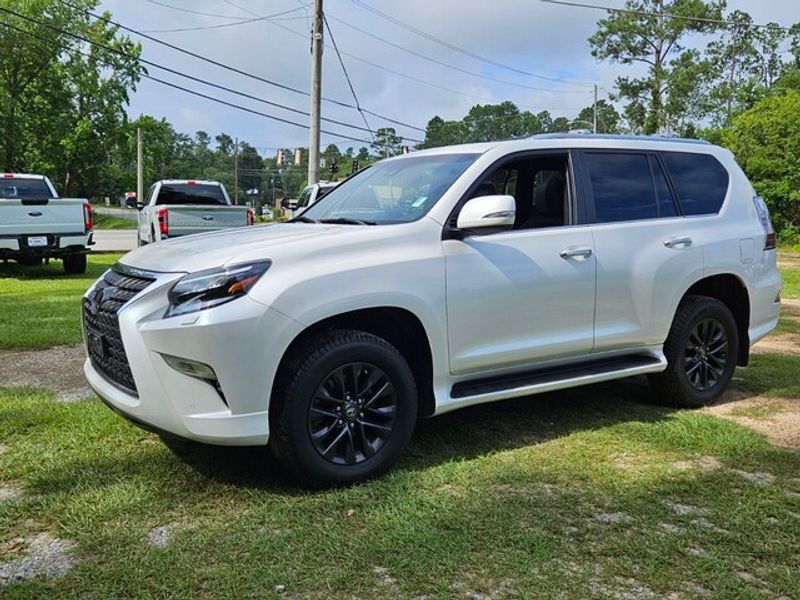 2023 Lexus GX 460 Premium photo 3
