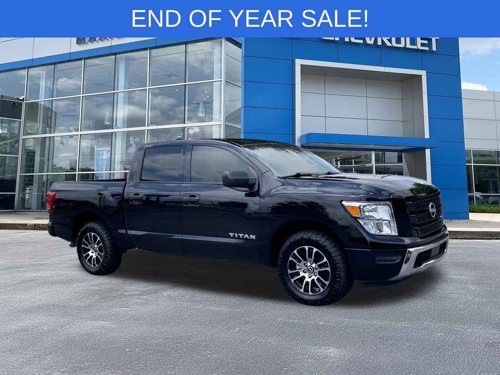 2023 Nissan Titan SV's photo