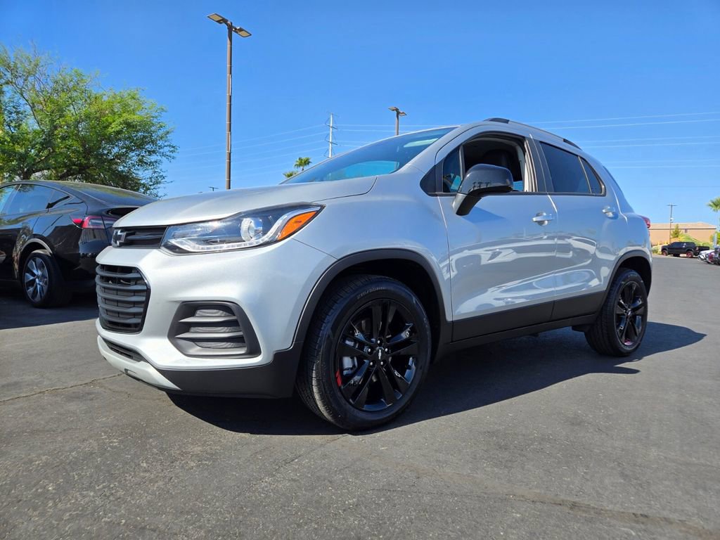 2022 Chevrolet Trax LT photo 2