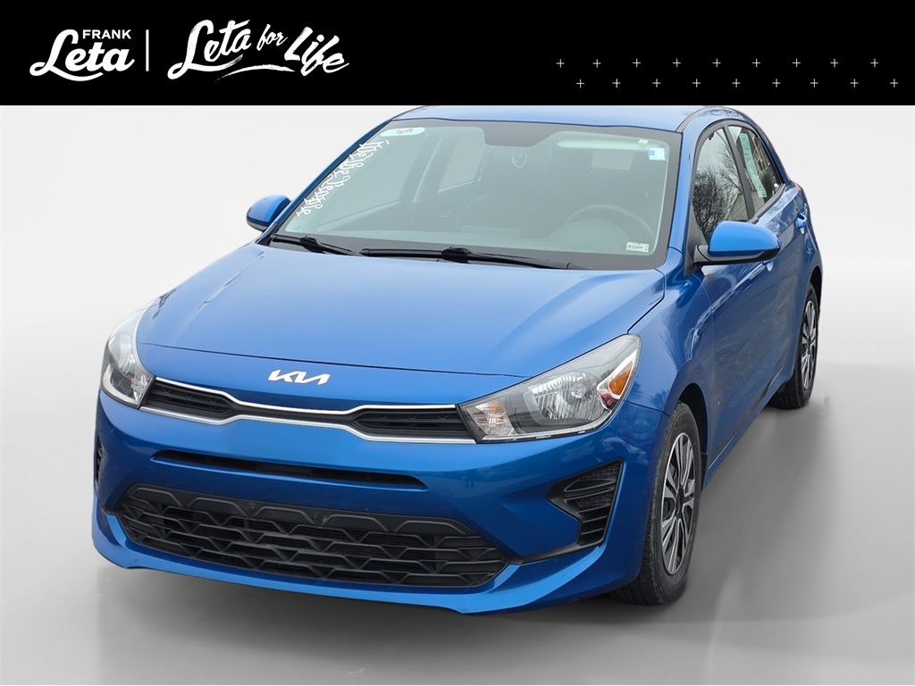 2023 Kia Rio 5-Door S's photo