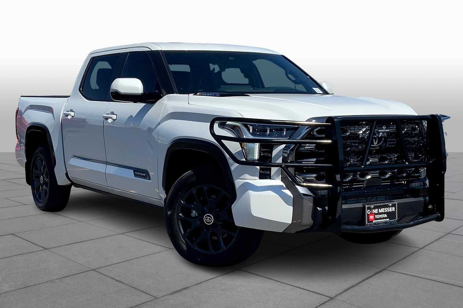 2024 Toyota Tundra Platinum CrewMax photo 2