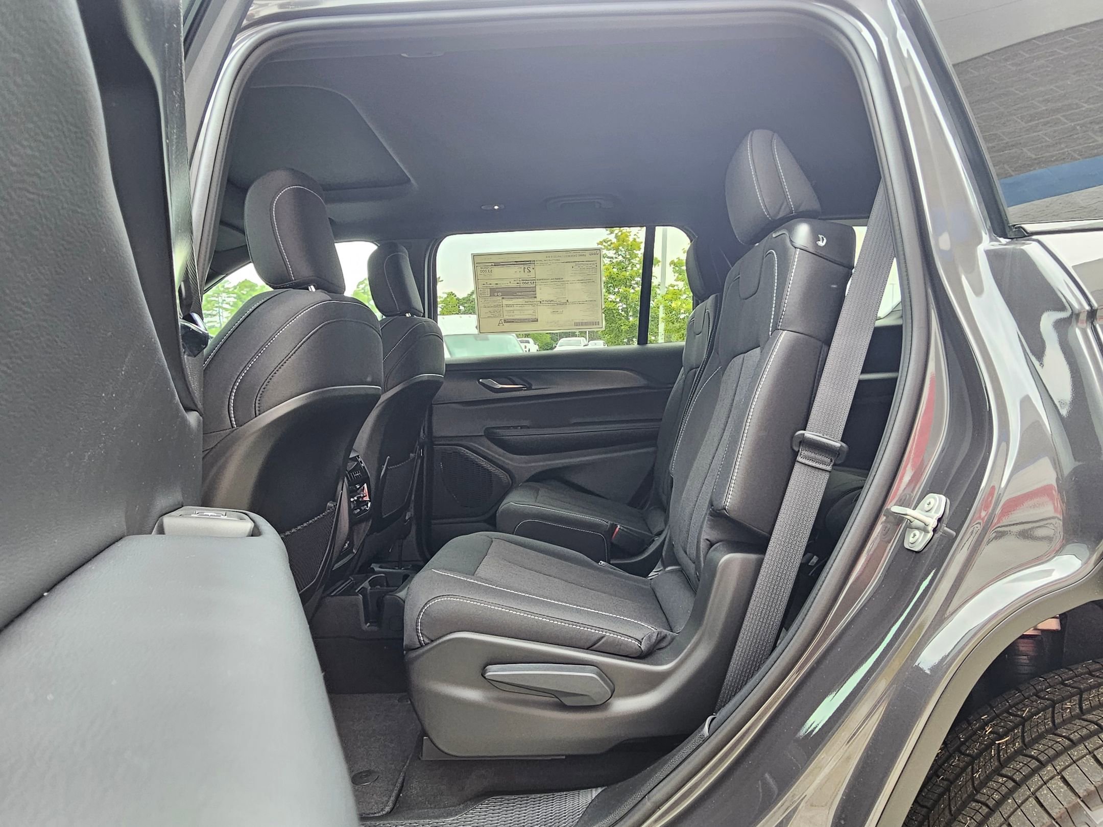 2025 Jeep Grand Cherokee Laredo X photo 22