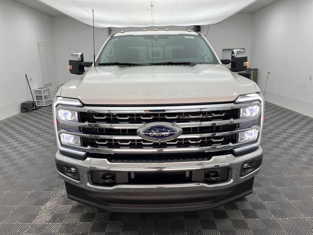2026 Ford F-350 Lariat photo 2