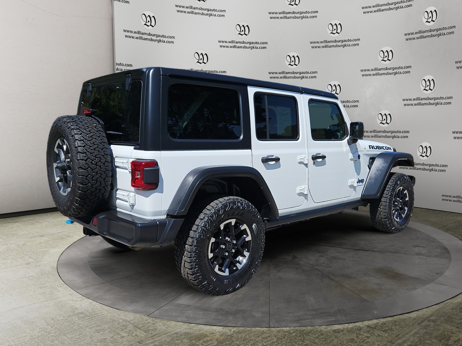 2024 Jeep Wrangler Rubicon 4xe photo 4