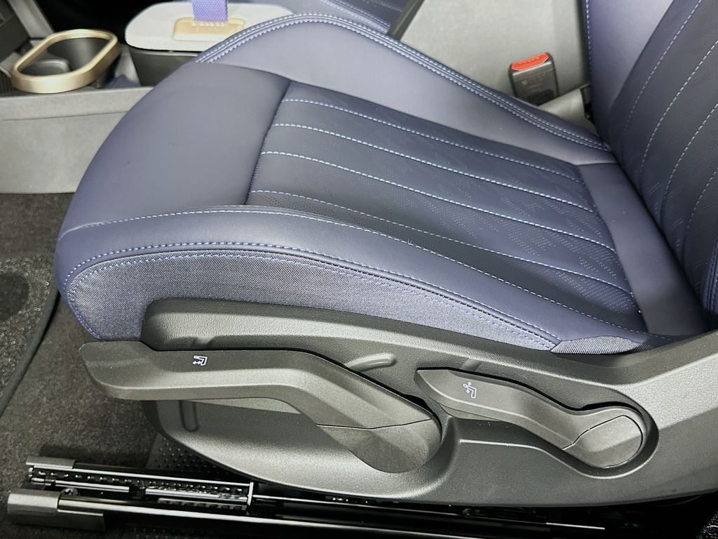 New 2025 Black MINI Signature Plus image 20