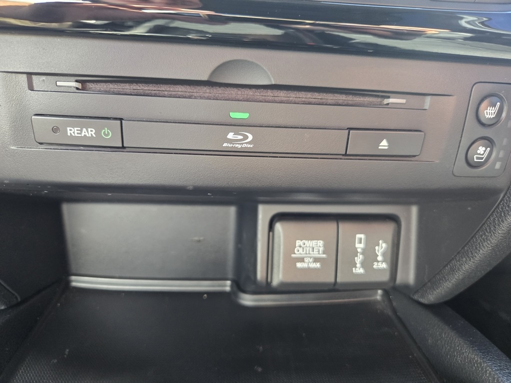 2017 Honda Pilot Elite photo 23