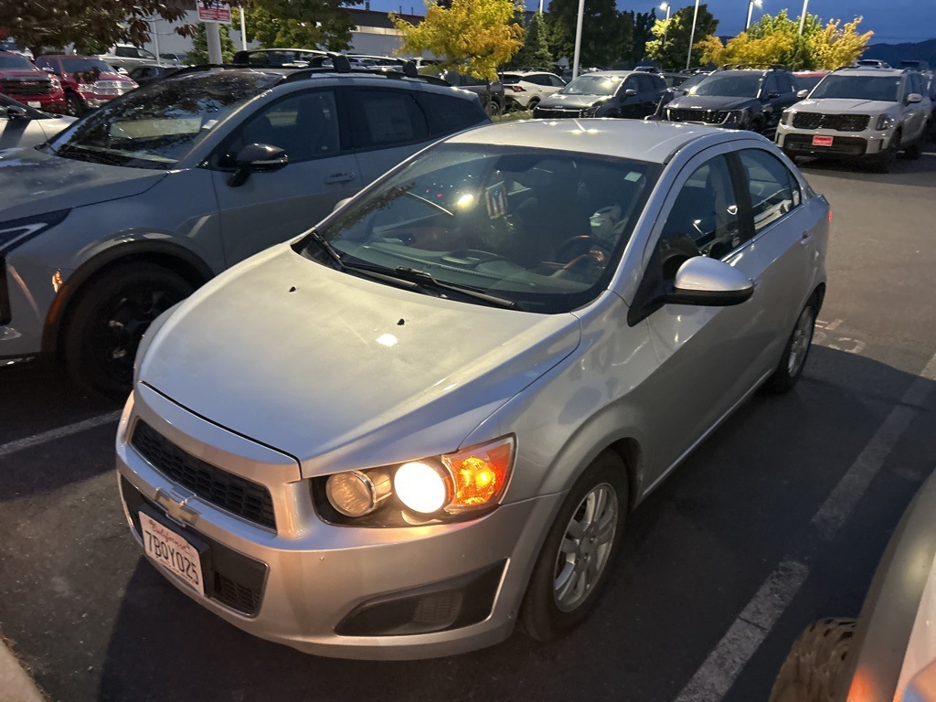 2013 Chevrolet Sonic LT photo 2