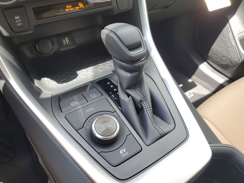2025 Toyota RAV4 Hybrid LE photo 22