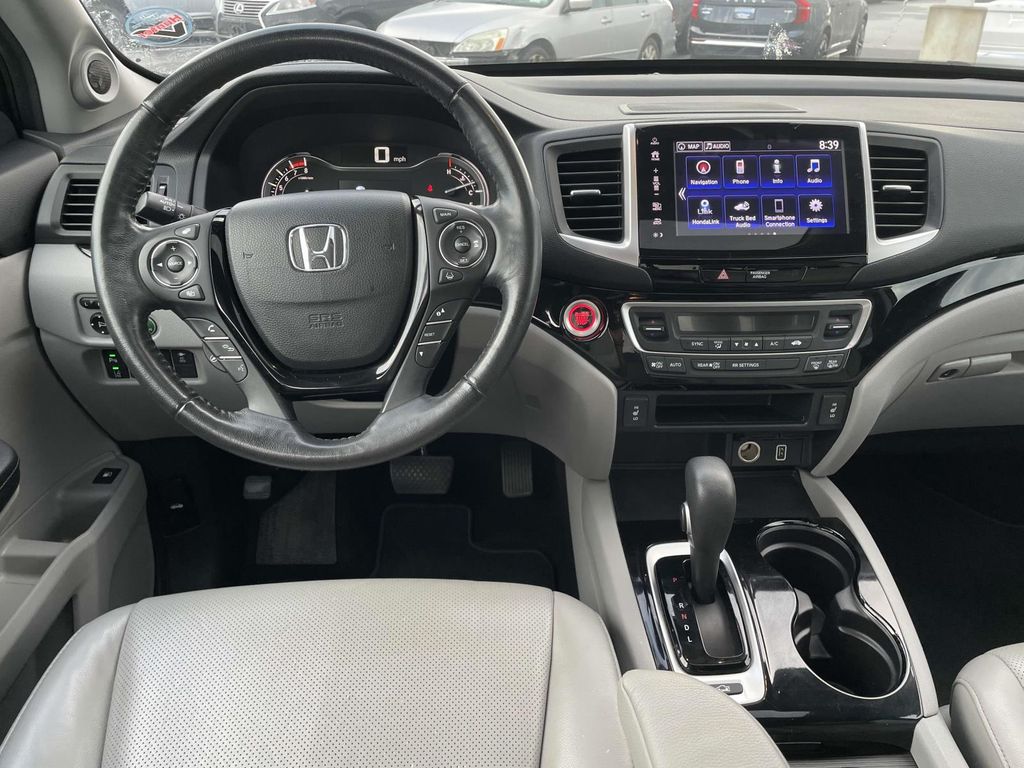 2019 Honda Ridgeline RTL-E photo 2
