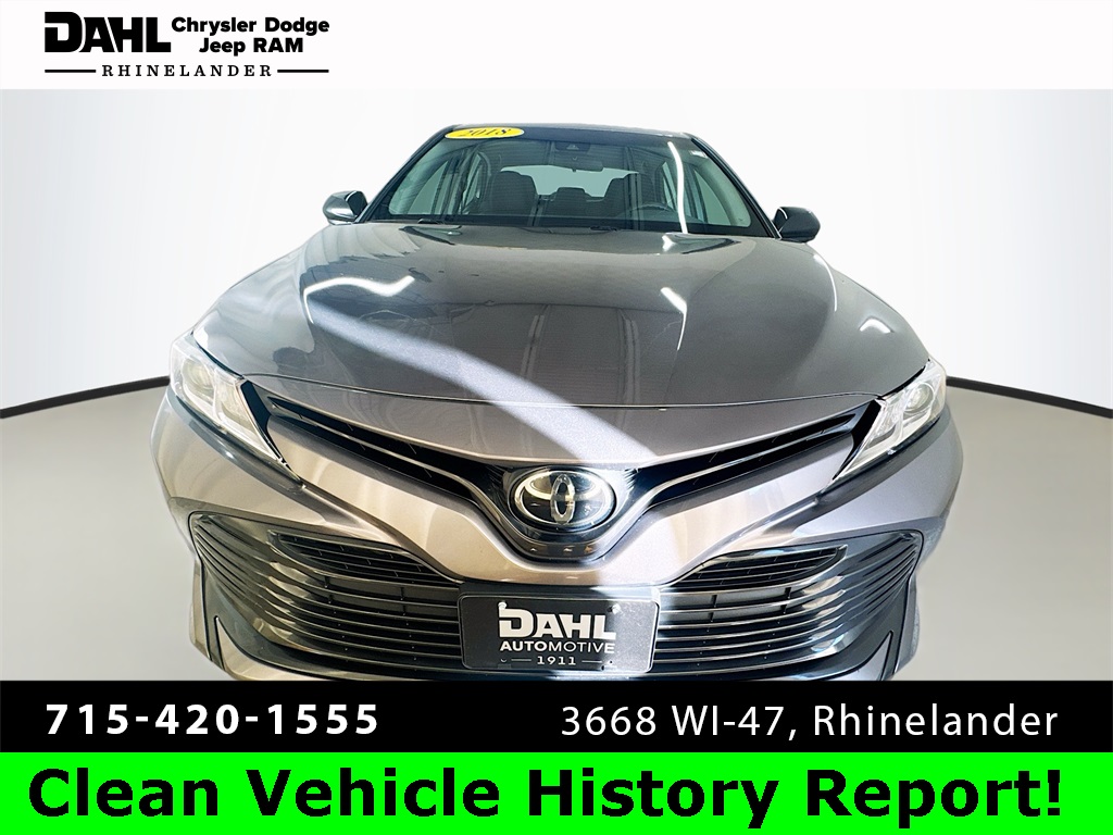 2018 Toyota Camry LE photo 2