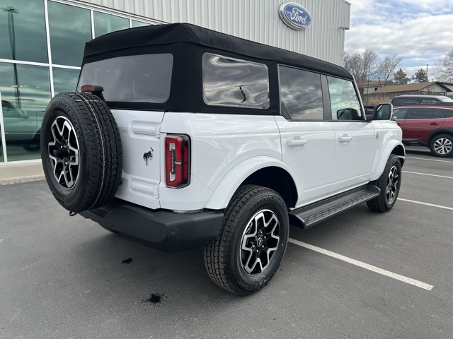 2025 Ford Bronco Outer Banks photo 4