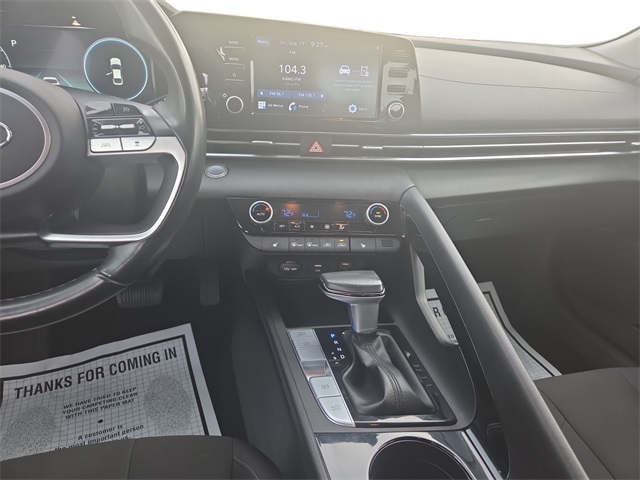 2021 Hyundai Elantra SEL photo 11