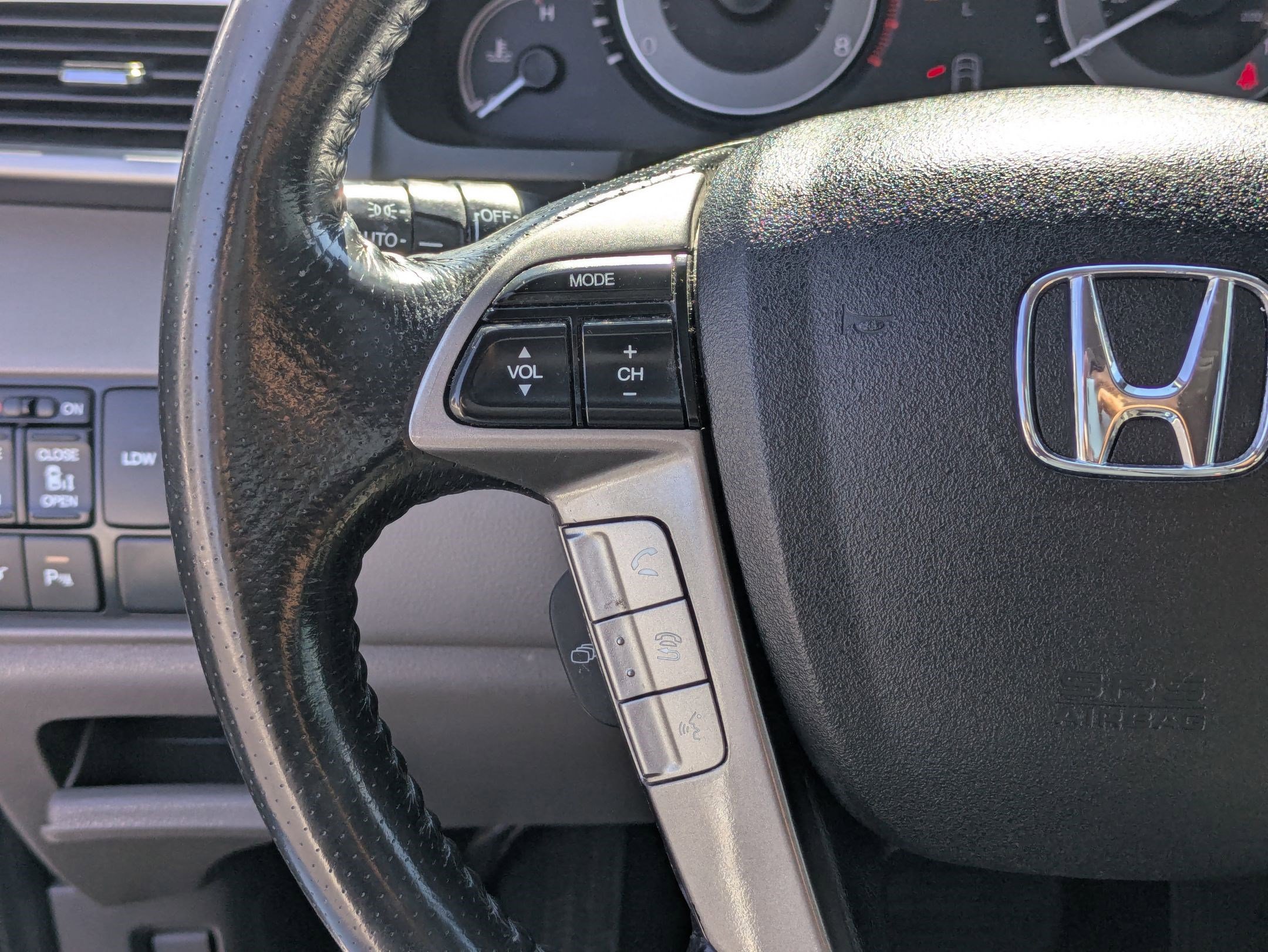 2016 Honda Odyssey Touring photo 15