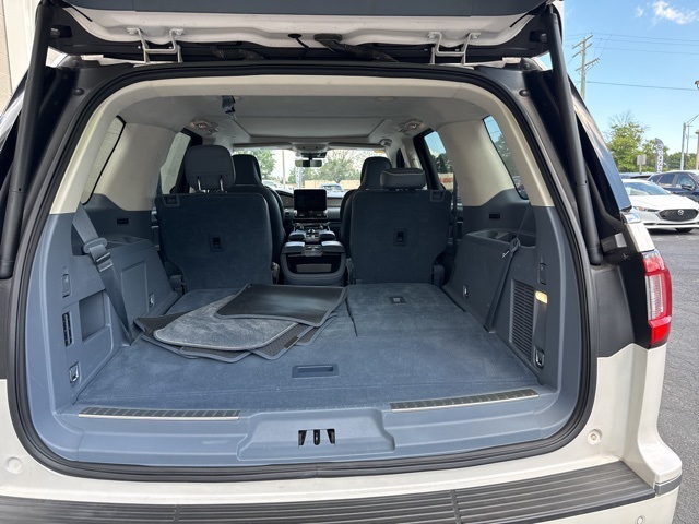 2018 Lincoln Navigator Black Label photo 14