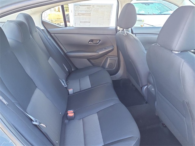 2025 Nissan Sentra SV photo 7
