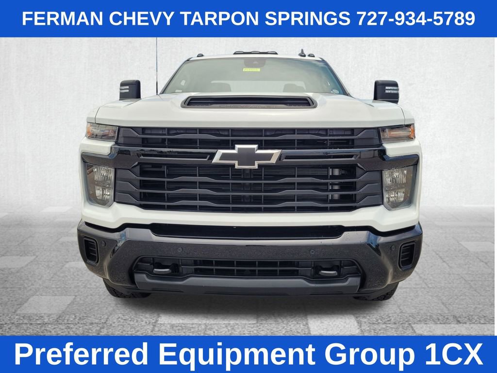 2025 Chevrolet Silverado 2500HD Custom photo 2