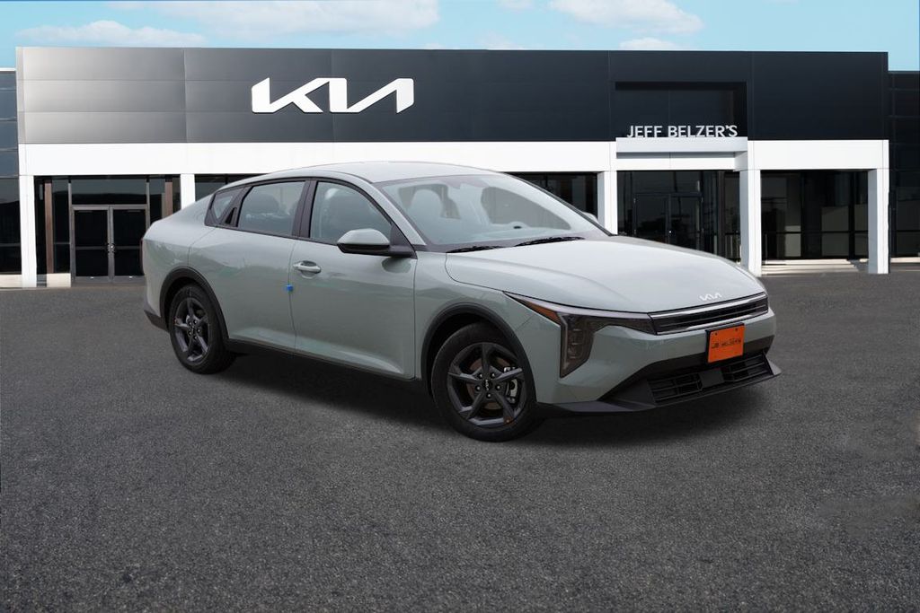 2025 Kia K4 LXS's photo