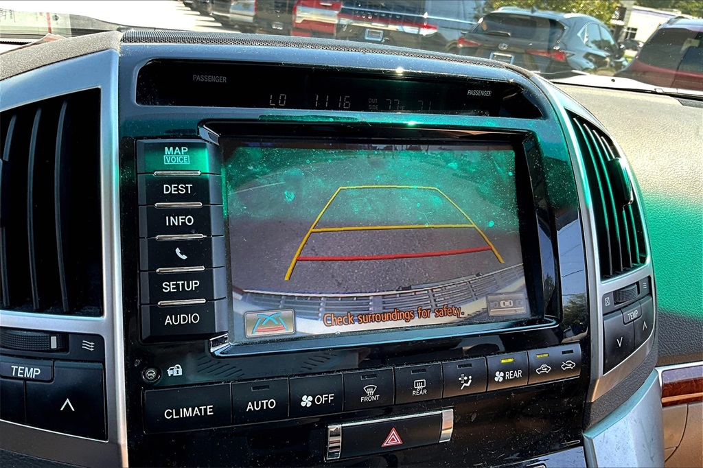 2015 Toyota Land Cruiser Base photo 14