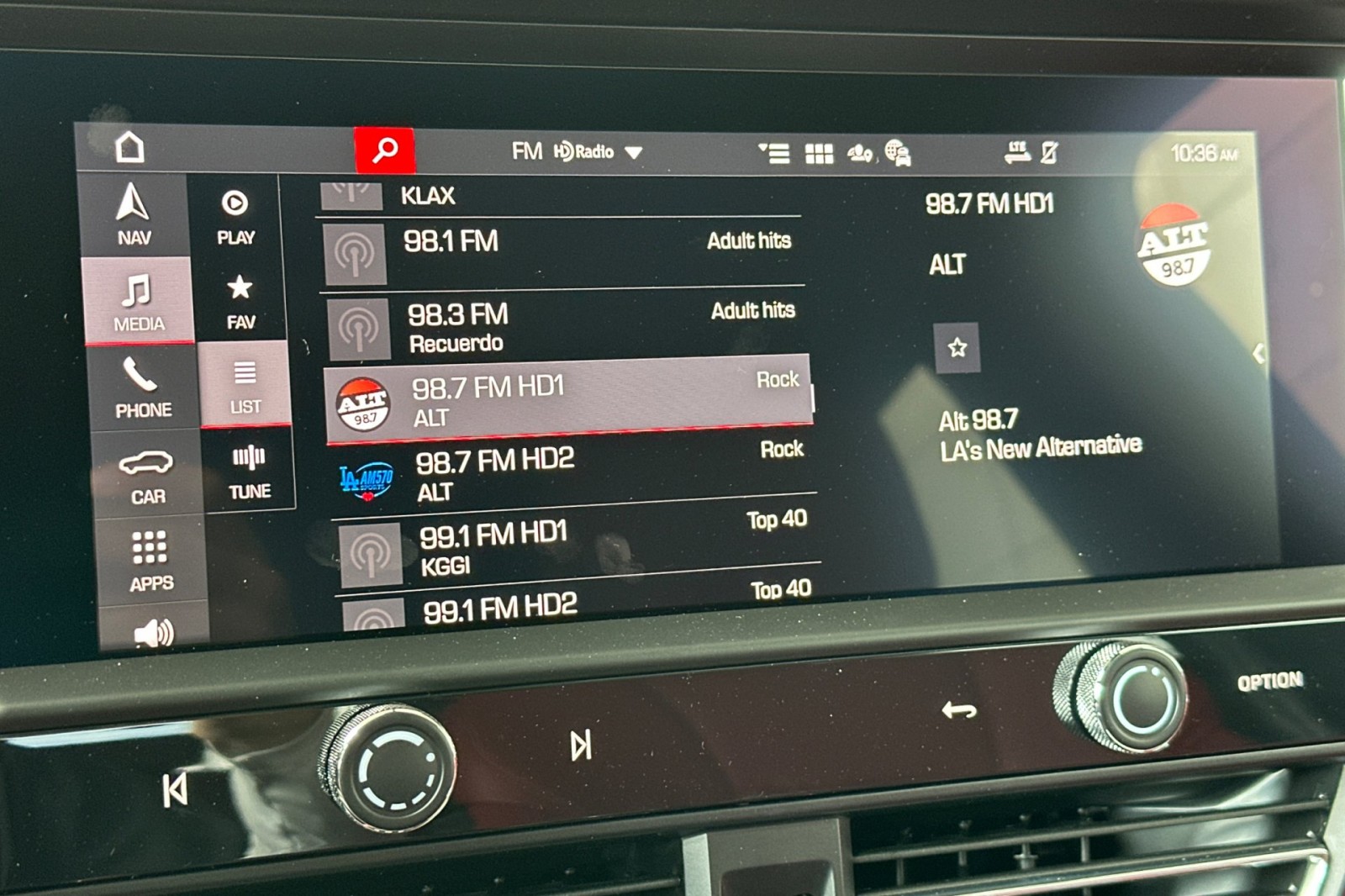 2025 Porsche Macan GTS photo 20