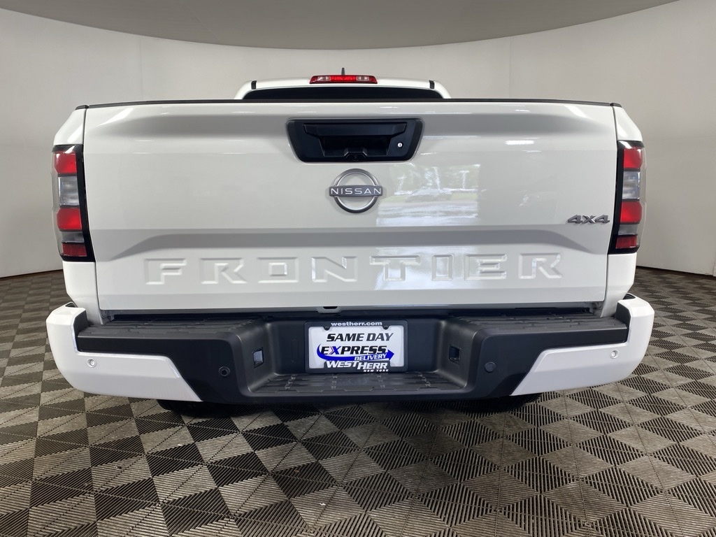 2025 Nissan Frontier SV photo 5