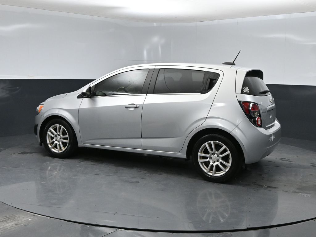2016 Chevrolet Sonic LT photo 4