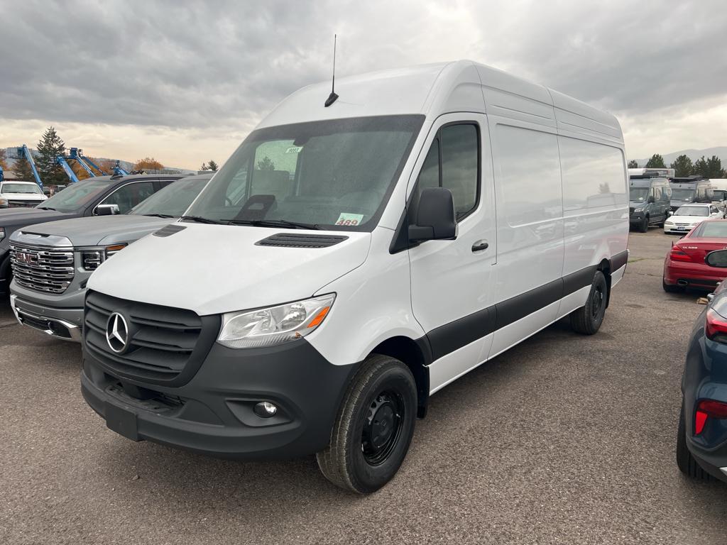 2025 Mercedes-Benz Sprinter Crew Van Base's photo