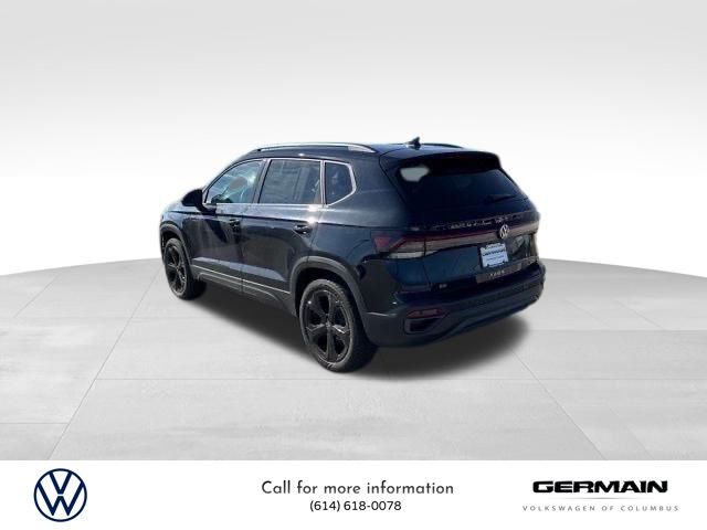 2025 Volkswagen Taos SE photo 6